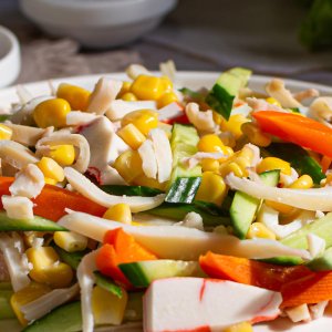 Салат Неженка с кальмарами вес