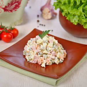 Салат Праздничный с колбасой вес