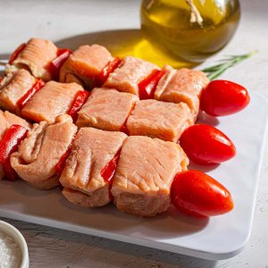 Шашлык из горбуши с овощами на шпажке п/ф вес