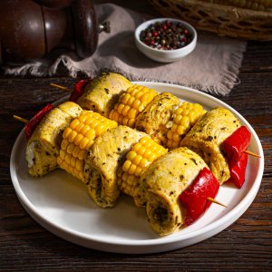 Шашлык из курицы с ананасами жареный вес