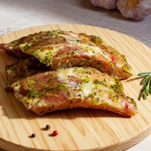 Ребра свиные в чесночном маринаде п/ф вес