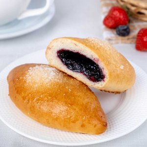 Пирожок с черникой 50г 
