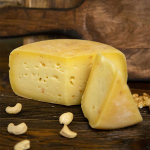 Сыр Наша Сыроварня Качотта с пажитником 45% вес