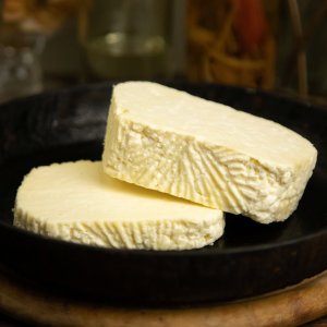 Сыр для гриля и жарки 45% вес Наша Сыроварня