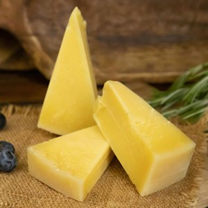 Сыр Сибирский пармезан 28% вес Наша Сыроварня