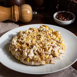 Салат с цыпленком и кукурузой вес