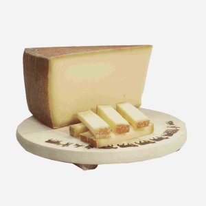 Сыр Марго Фромаж Деревенский горный твердый 49% вес