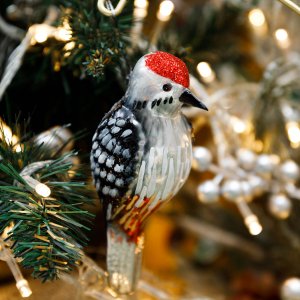 Украшение елоч Дятел лесной с сереб -графит оперением стекло 5х12,7см