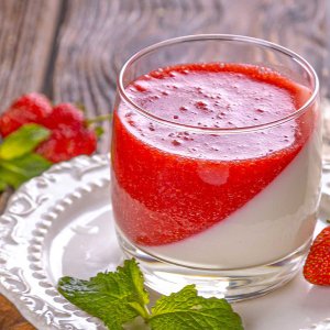 Десерт Панна котта с клубникой 230г