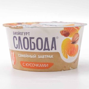 Биойогурт Слобода Семейный завтрак Яблоко/мандарин/орехи 5% 130г