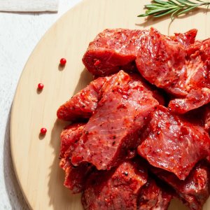 Шашлык из свиной шеи в брусничном маринаде п/ф вес