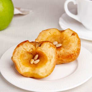Яблоки печеные с кедровым орехом вес