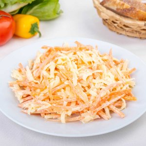Салат из свежей моркови с сыром и чесноком вес