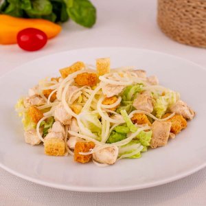 Салат Цезарь с курицей вес