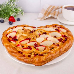 Пирог Праздничный с яблоками и брусникой вес