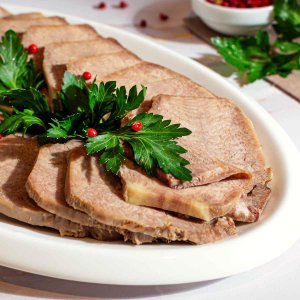 Нарезка из говяжьего языка отварного вес