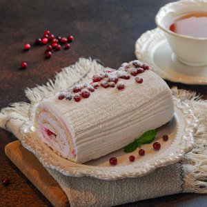 Рулет бисквитный Брусничный вес