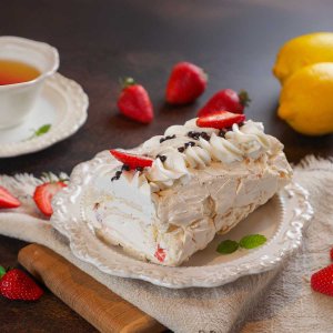 Рулет меренговый Клубника/Лимон вес