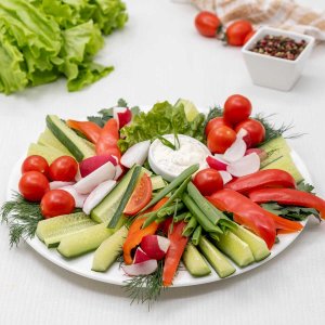 Овощная тарелка Весеннее наслаждение 590г