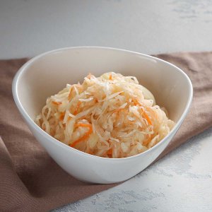 Капуста квашеная с маслом растительным и репчатым луком вес