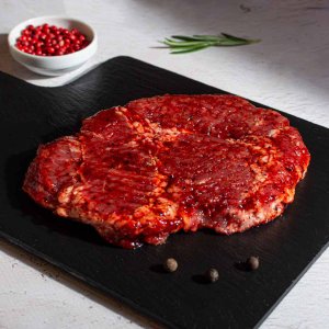 Стейк из свиной шеи в брусничном маринаде п/ф вес