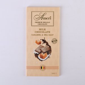 Шоколад Амери молочный с кусочками карамели и морской солью 100г