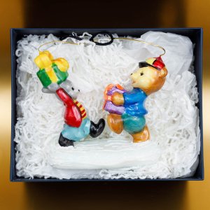 Фигурка Мишка и заяц с подарками 12х9х2 стекло 3211S00