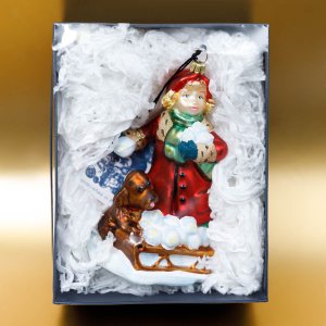 Фигурка Девочка со снежком и собакой 12х9х2 стекло 4723К00