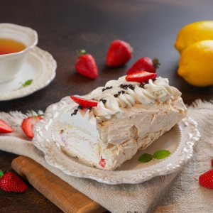 Рулет меренговый Клубника/Лимон вес