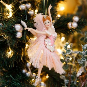 Украш елочХолидейКлассик Балерина Дама с камелиями полистоун 11х10х18