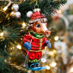 Украш елочХолидейКлассик Лошадь- лыжник стекло 9х6,5х12,5см 253972